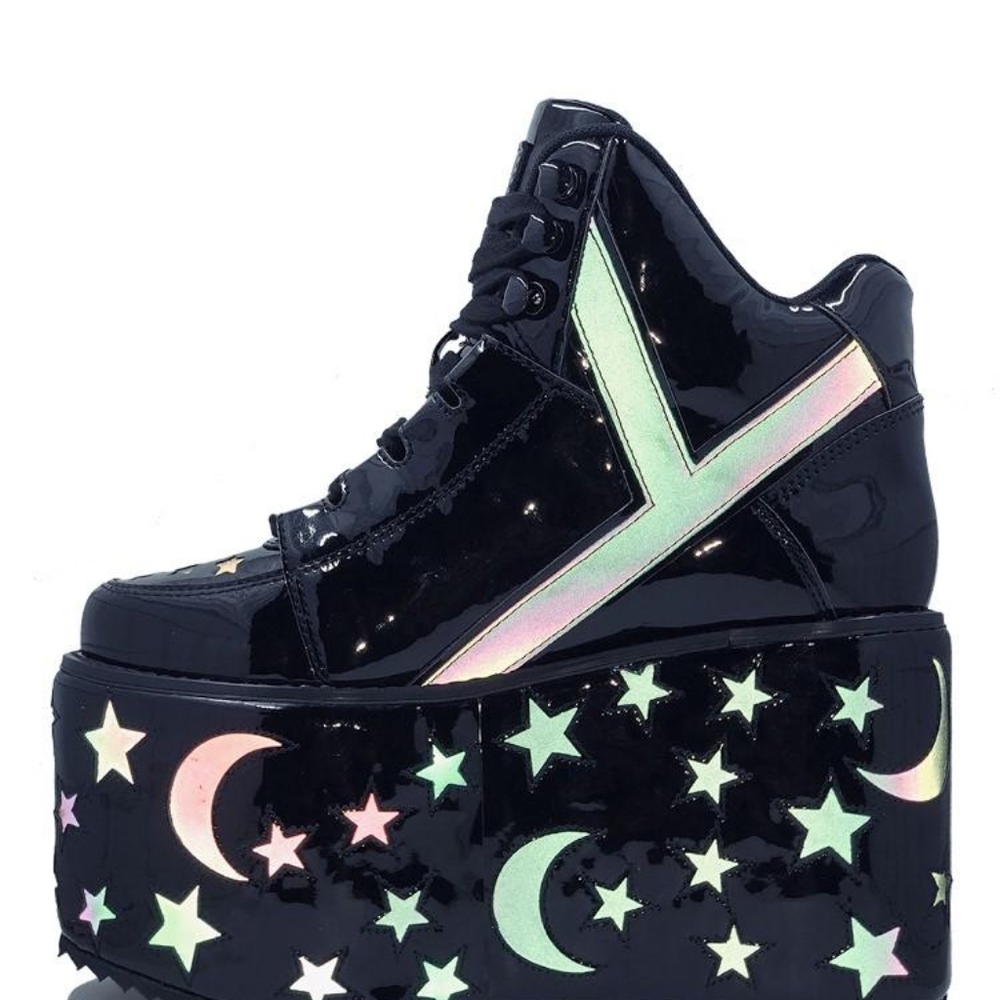 YRU size 9 qozmo moon star black reflective